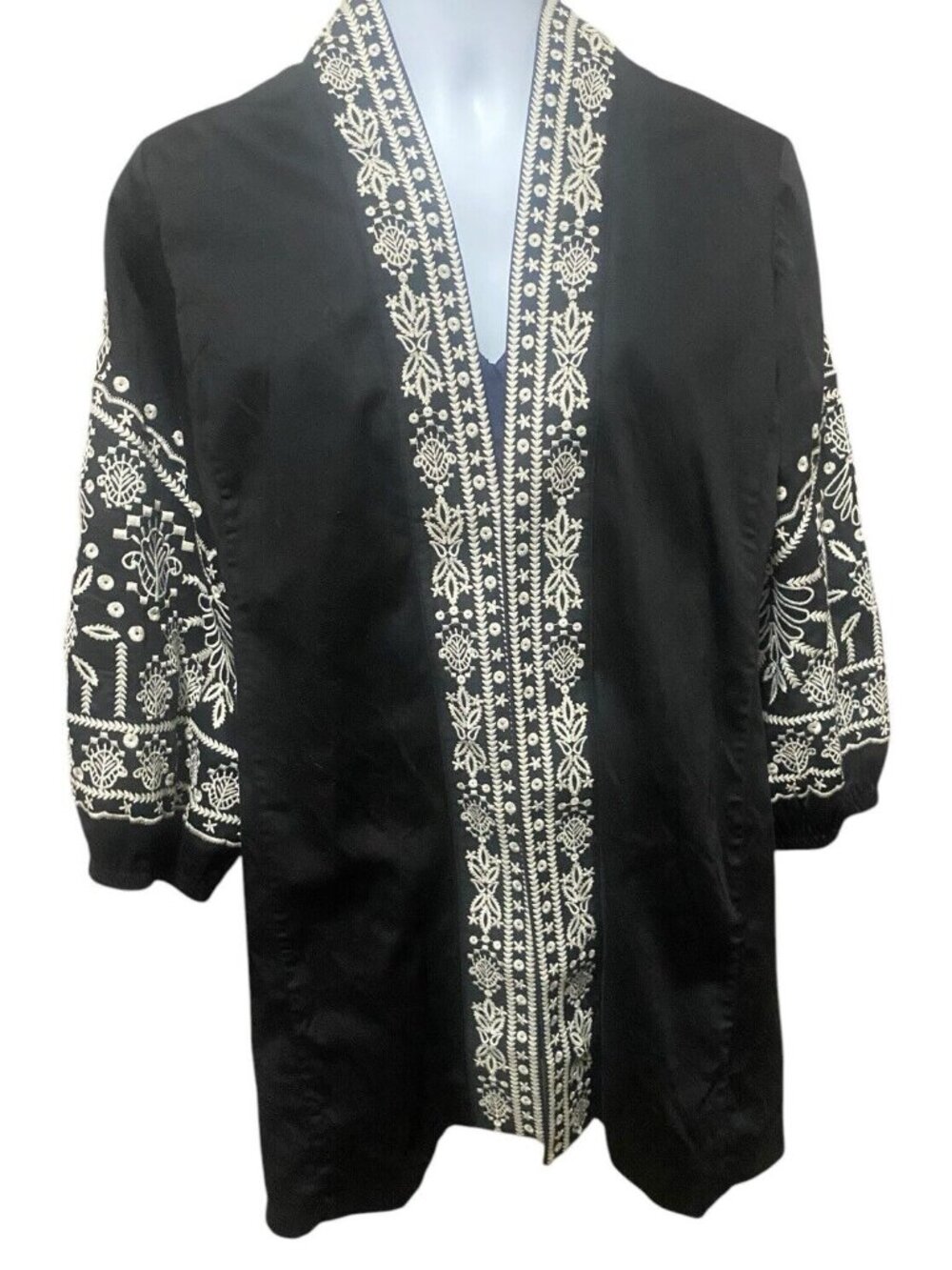 Chicos Open Blazer Womens 2 US L Artsy Jacket Black White Embroidery Lined
